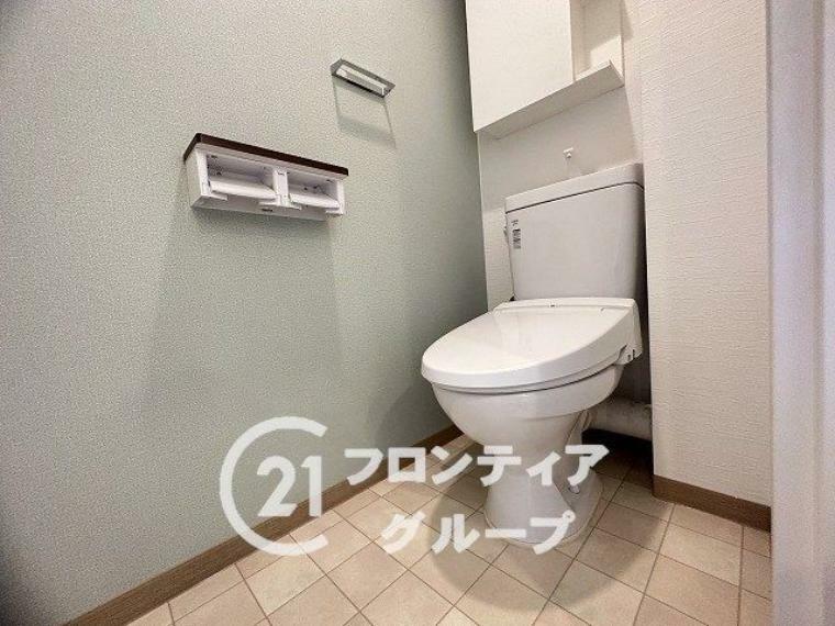 シンプルで落ち着くデザインのトイレです。