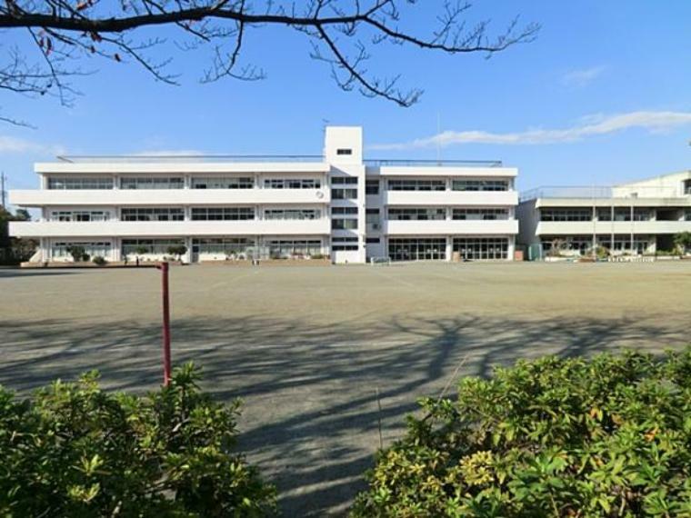 小学校 横浜市立港南台第三小学校4分　　お子様の通学も安心です