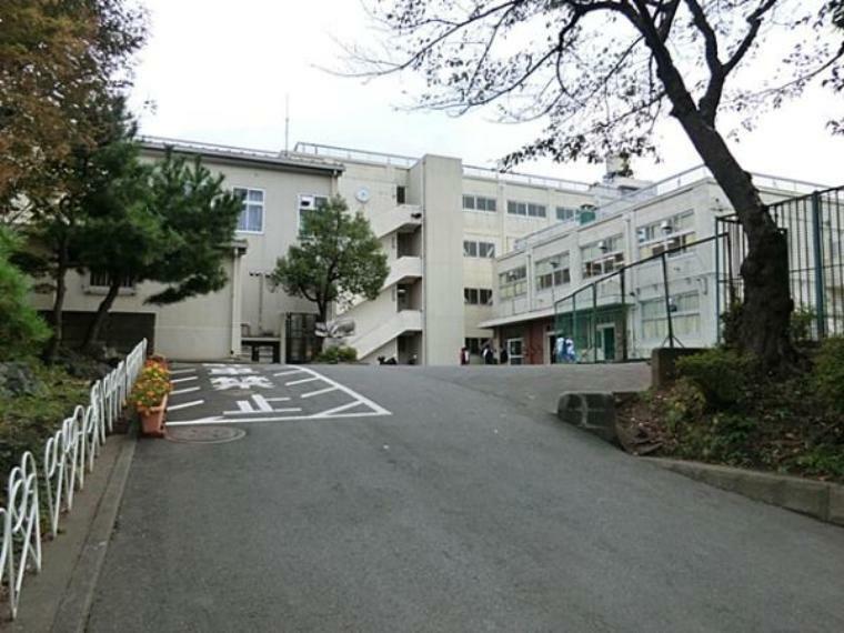 中学校 横浜市立南が丘中学校7分！お子様の通学も安心です