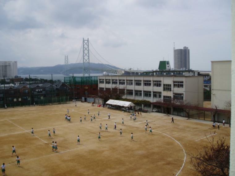中学校 【中学校】歌敷山中学校まで552m