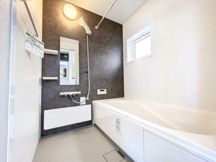 浴室 浴室換気乾燥暖房付ユニットバスです。