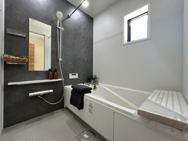 オートバスシステム・浴室暖房換気乾燥機を搭載した1坪タイプの浴室