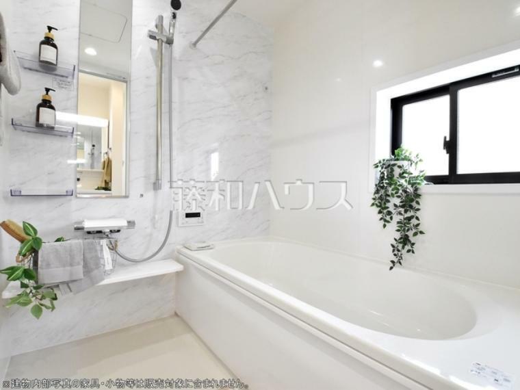 浴室 2号棟　浴室　【立川市上砂町3丁目】白を基調とした清潔感あふれるバスルームです　