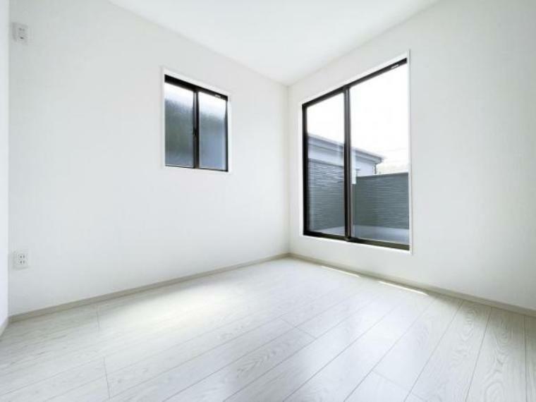 （2階・洋室））自然光が差し込む明るいお部屋！自分だけの空間でゆったりくつろぐリラックスタイム*