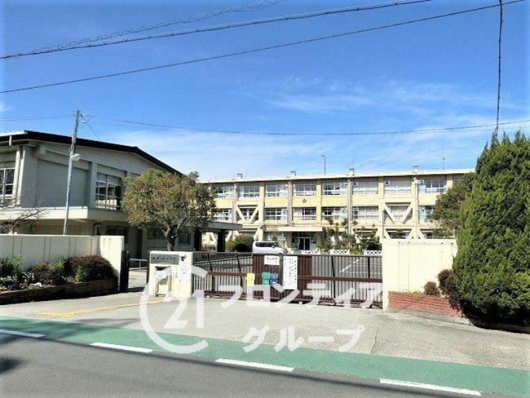 小学校 京田辺市立松井ケ丘小学校 徒歩24分。