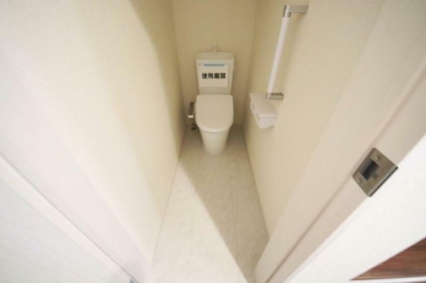 トイレ 1・3階共に快適なウォシュレットトイレ、手摺付でご年配の方も安心です