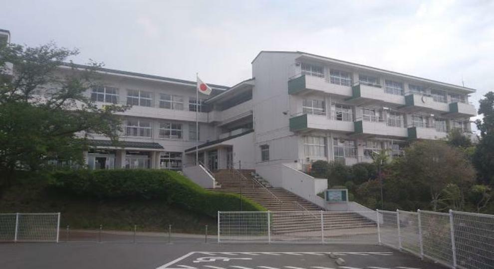 小学校 【小学校】取手市立高井小学校まで650m