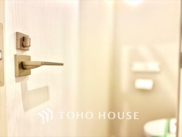 トイレ 【TOILET】快適な生活に不可欠。節水型の高性能トイレを新設。