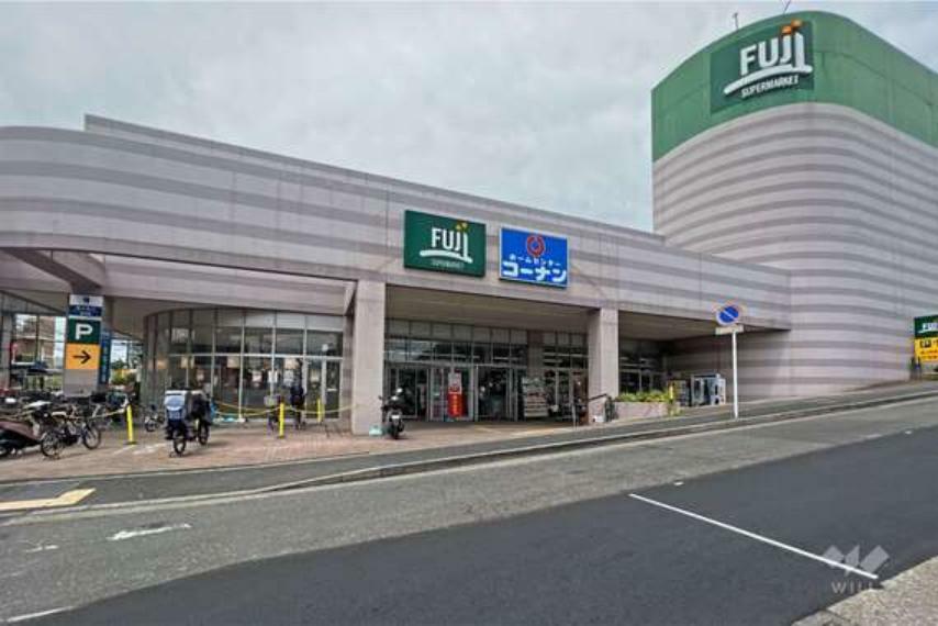 ショッピングセンター FUJI（上野川店）の外観
