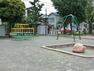 公園 渡田第一公園 住宅街の十分な広さの公園です。ブランコ・滑り台などの遊具があり、ベビーカーで入れますので、小さなお子様も楽しめます。