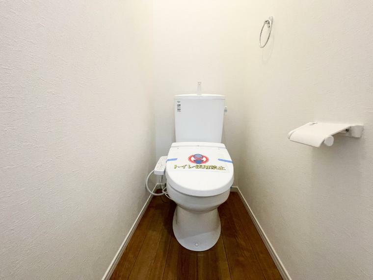トイレ 快適な生活を送るための必須アイテムとなった洗浄機能付トイレ。おしり洗浄、ビデ洗浄、暖房便座の3つの機能を標準装備しています