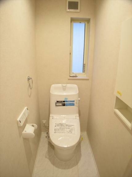 トイレ 1、2階にウォシュレット付トイレを完備