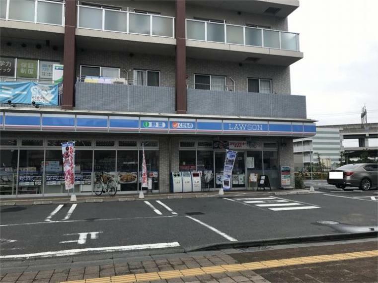 コンビニ ローソン　北戸田駅西口店