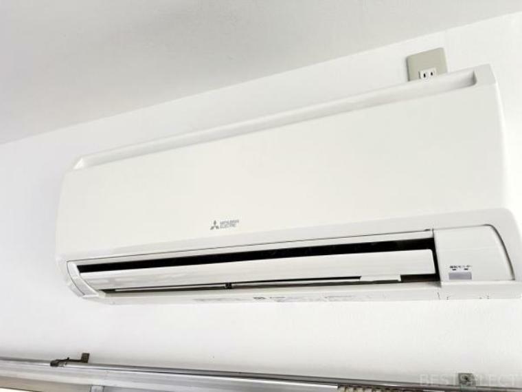 冷暖房・空調設備 1階の洋室にはエアコンが設置されています。