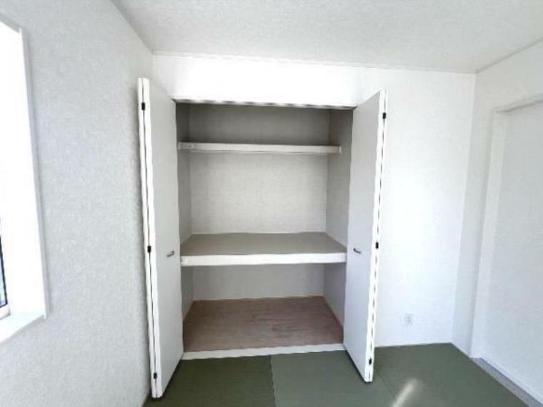 収納 中の物を確認しやすく、取り出しやすい収納スペース。お部屋を広々とお使いいただけます。