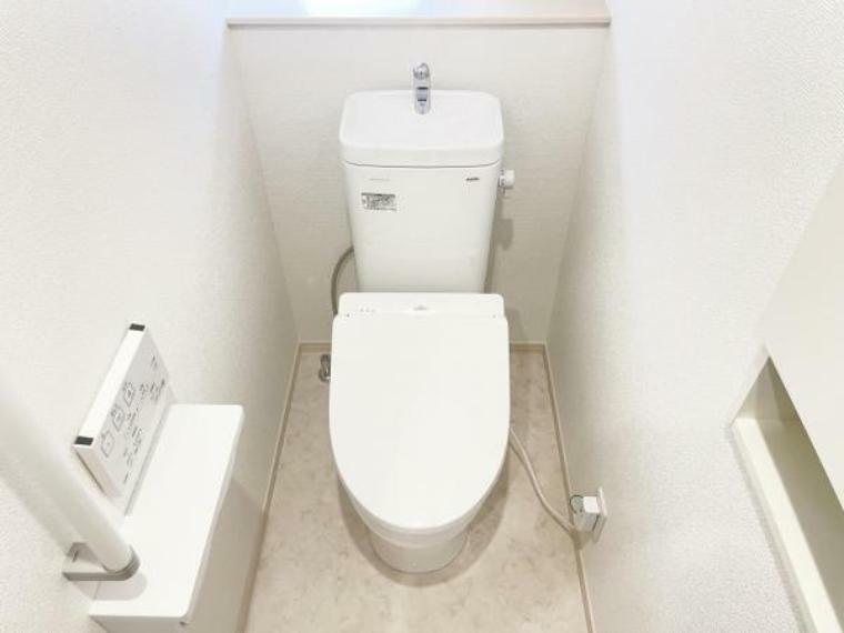 トイレ （トイレ）トイレは1階2階それぞれに設置されています。衛生的な温水洗浄便座です。窓がついているのも意外と嬉しいものです。