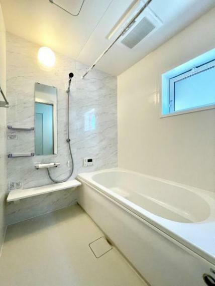 浴室 ゆったりとした1坪サイズの浴室は、日々の疲れを癒してくれます