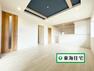 居間・リビング 殺風景になりがちなシンプルなスタイルも折り上げ天井とこだわりの照明で素敵な空間に演出することができます。