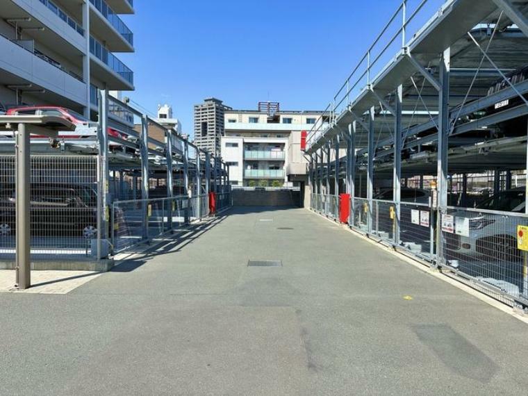 駐車場 立体式駐車場。駐車場の空きは複数台ありますよ。