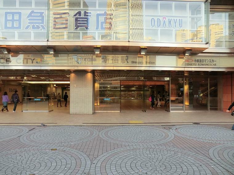 小田急線　新宿駅