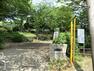 公園 猪子山第一公園 西谷駅徒歩6分の緑豊かな公園。敷地が上下2段に分かれ広い園内には4種類の遊具が設置されています。