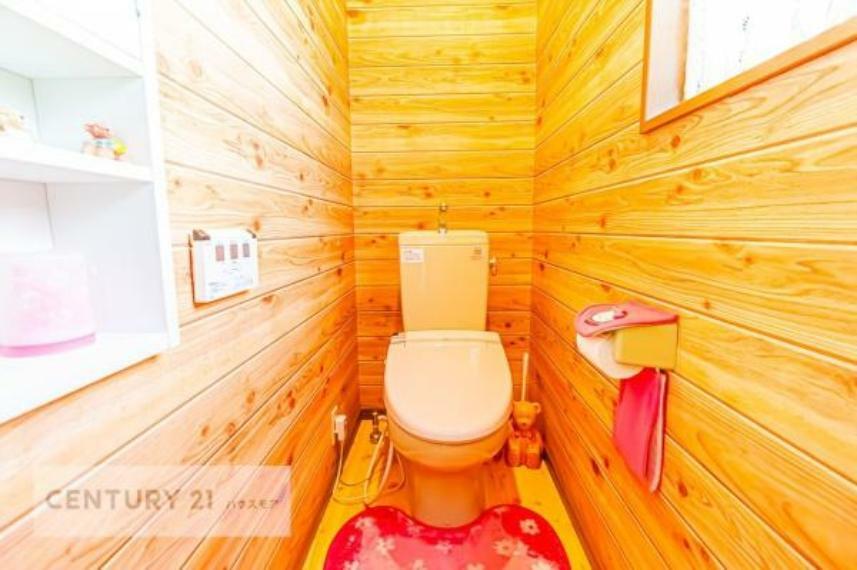 トイレ 温もりのある木で作られたのお手洗いです！ さわやかでスッキリする空間です！お手入れがしやすいトイレです！