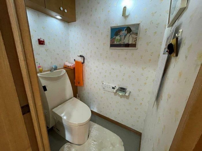温水洗浄便座付きトイレ