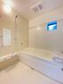 浴室 ナチュラルなデザインで清潔感があり、落ち着く空間。浴室乾燥機がついてカビが生えにくく安心です！