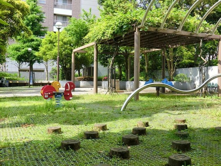周辺環境 周辺環境:明石児童公園