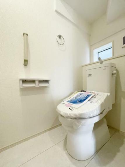 トイレ （トイレ）シンプルで美しいフォルムと使うたびに節水できる清潔感溢れるトイレ。