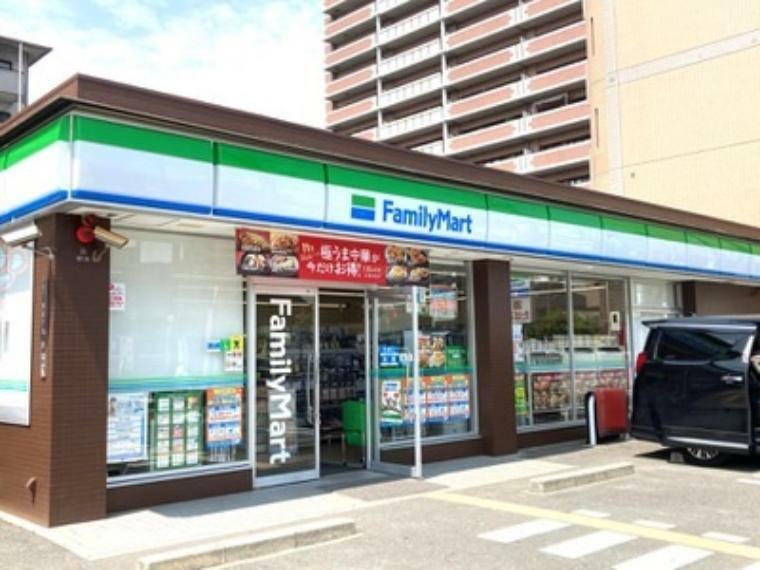 コンビニ ファミリーマート　鶴見緑地東店
