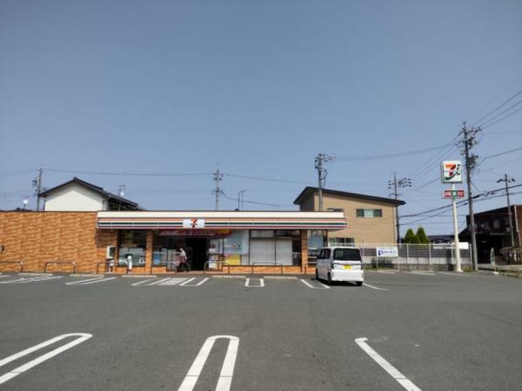 【近隣施設】セブンイレブン豊川三蔵子町店まで400mです。