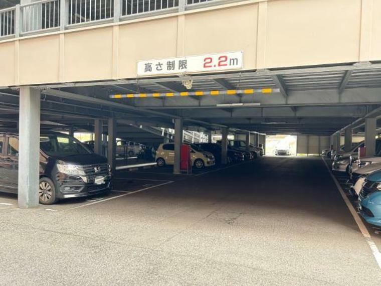 駐車場 【駐車場】駐車場の写真です。立駐と平面があります。空き状況はその都度スタッフまでお問合せ下さい。