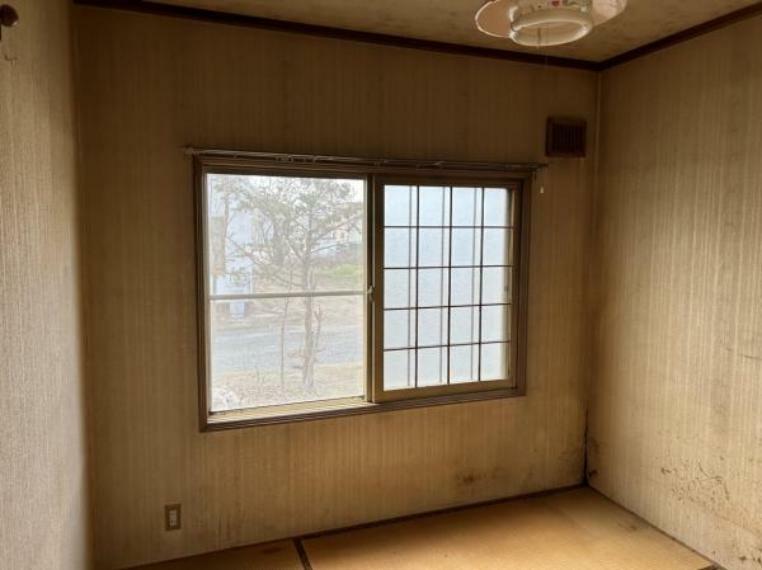 【リフォーム前】1階和室の窓の写真になります、こちらの部屋も内窓を設置する予定です。