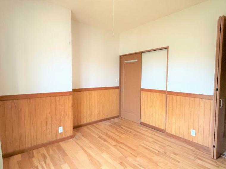 【現況写真】南東洋室の別角度です。7帖ほどの大きさのため、寝室にちょうどいいですね。