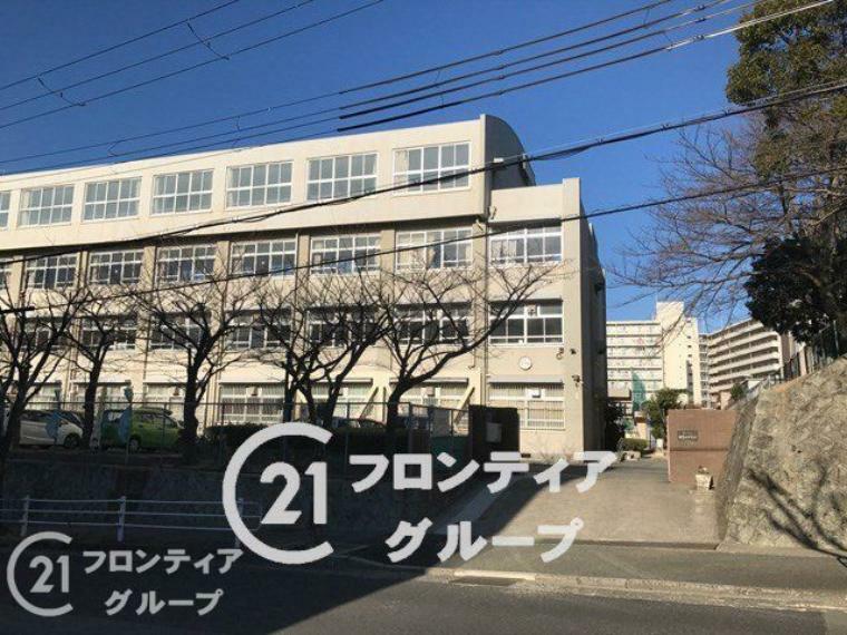 中学校 神戸市立神陵台中学校 徒歩11分。