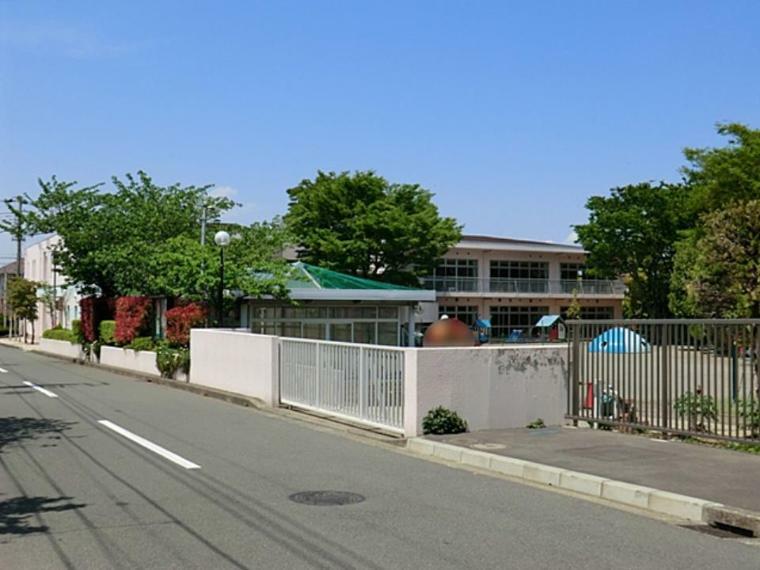 幼稚園・保育園 京急幼稚園（1969年設立の伝統と歴史のある幼稚園です。園庭の一画には田んぼがあり、田植えも体験できます。）