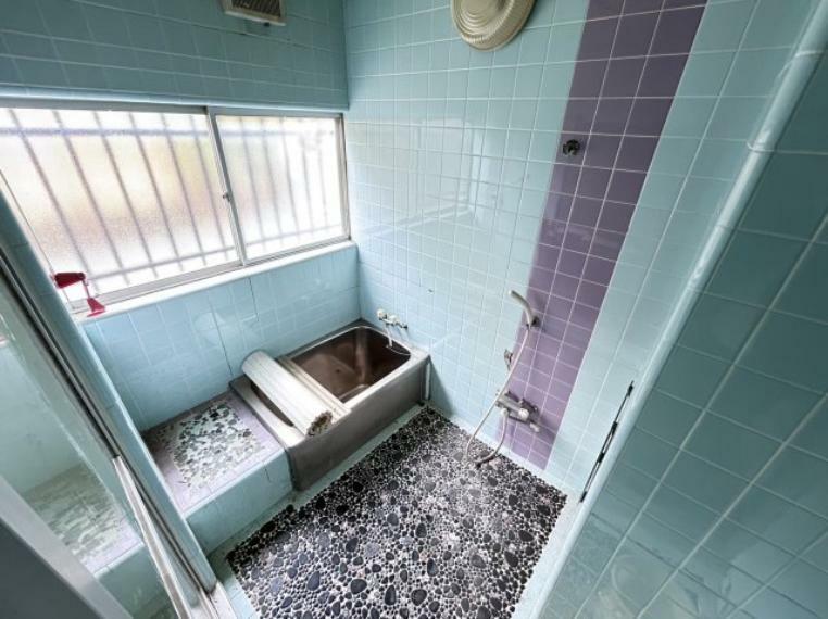 浴室 浴室には窓があるので、水周りの嫌な湿気、カビの発生もおさえられます