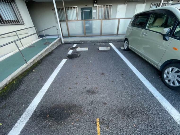 敷地内駐車場 駐車スペースございます。空き状況についてはお問合せください。