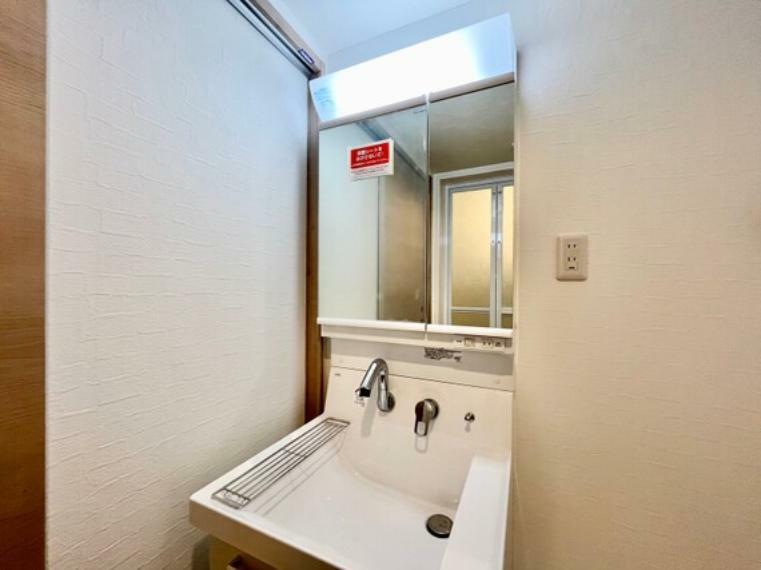 洗面化粧台 ホテルライクなスペースで余裕とゆとりを感じて頂けます。