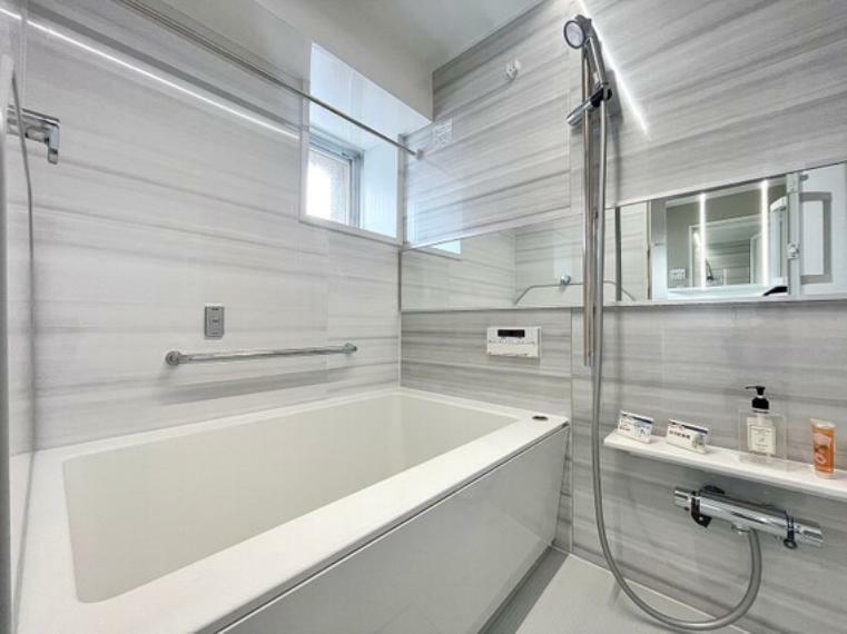 浴室 浴室暖房乾燥機を完備し、夜間や雨天時のお洗濯も安心の浴室設備。