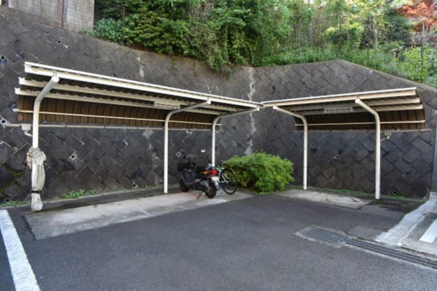 駐輪場やバイク置き場は、区画指定がなく、無償でご利用いただけます。