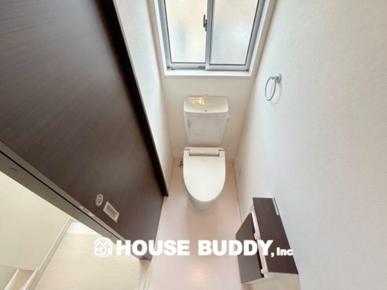 1階、2階ともにお手入れも楽々、清潔感のあるシャワートイレを採用しました。