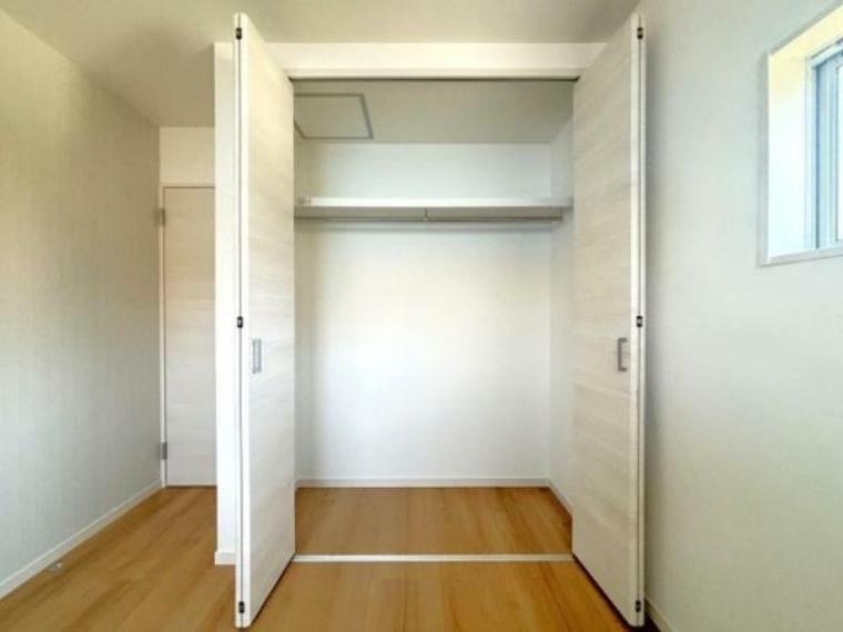収納 子供部屋収納。収納スペースを設けることで、お部屋を広く使うことができます。