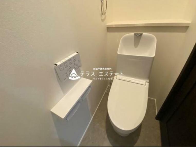 トイレ TOTOの温水洗浄便座トイレ 嬉しい機能が搭載された温水洗浄便座トイレです。