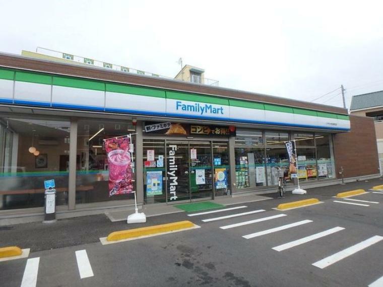 コンビニ ファミリーマート/八千代大和田新田店 徒歩6分。