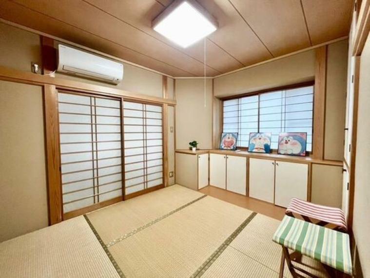 和室は心落ち着く空間。家族団らんや来客時の客間等々、多目的に活用出来る便利なスペースです。