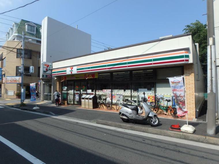 セブンイレブン横浜三吉橋店（24時間営業ですので、急な買い物に便利です。）（約180m）