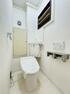 トイレ 上部戸棚付き 温水洗浄便座一体型トイレ　クッションフロア貼替