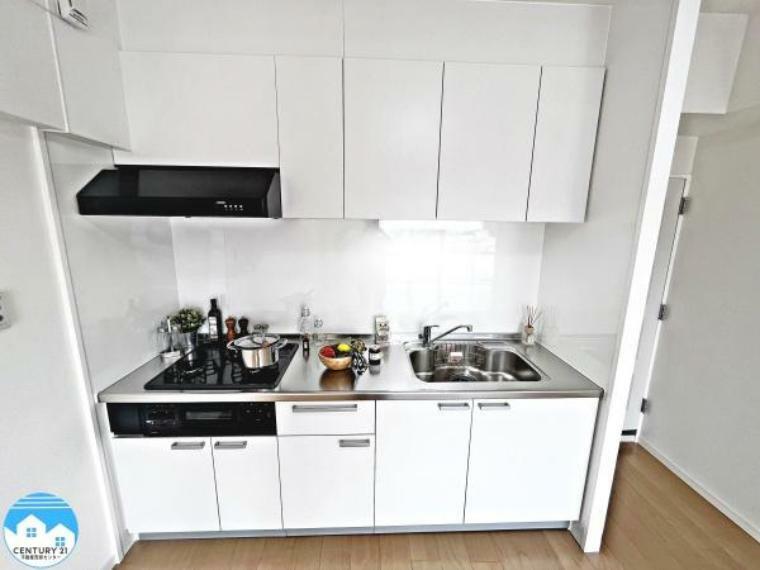キッチン キッチンに大切な収納と機能性を兼ね備えてあります。